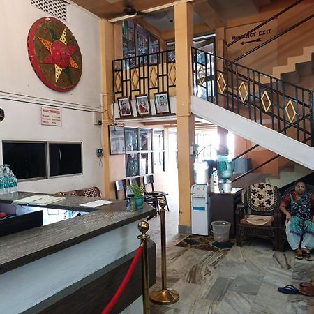 Kusum Hotel Dibrugarh Zewnętrze zdjęcie