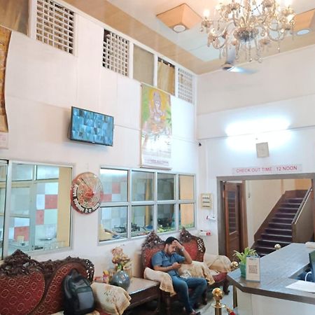 Kusum Hotel Dibrugarh Zewnętrze zdjęcie