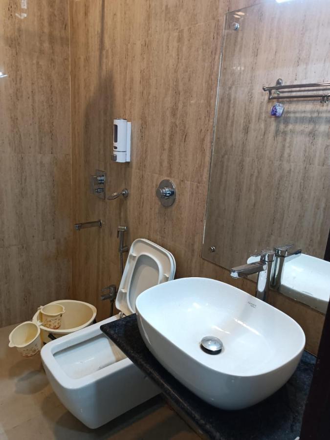 Kusum Hotel Dibrugarh Zewnętrze zdjęcie