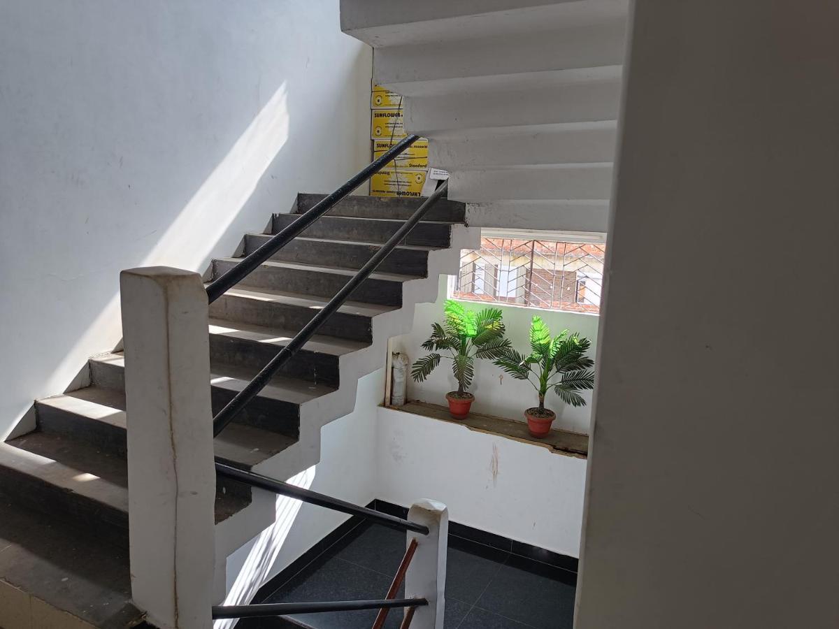 Kusum Hotel Dibrugarh Zewnętrze zdjęcie
