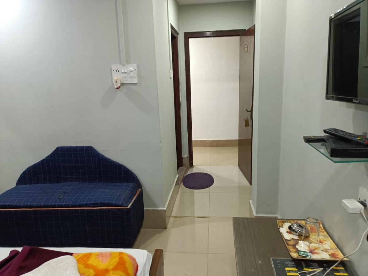 Kusum Hotel Dibrugarh Zewnętrze zdjęcie
