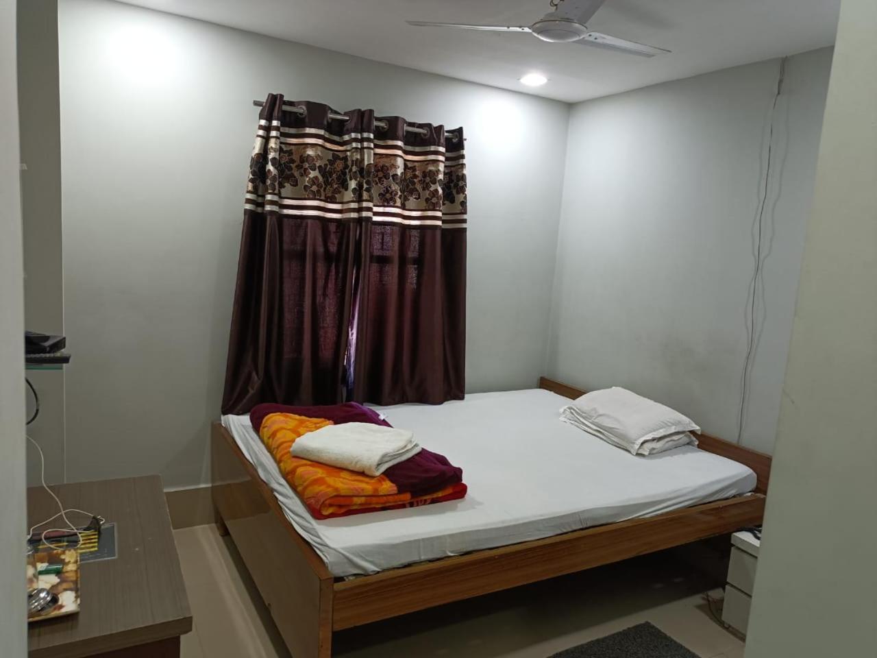 Kusum Hotel Dibrugarh Zewnętrze zdjęcie