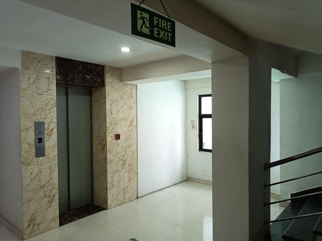Kusum Hotel Dibrugarh Zewnętrze zdjęcie