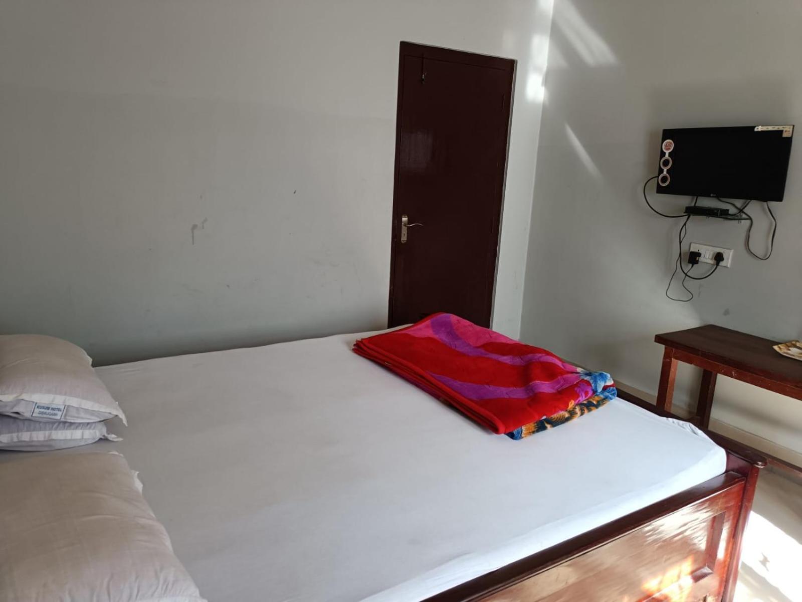 Kusum Hotel Dibrugarh Zewnętrze zdjęcie